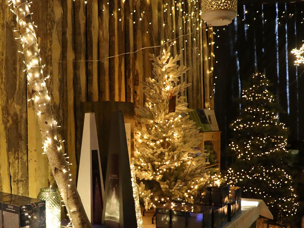 Weihnachtsbeleuchtung und Märlilandschaft