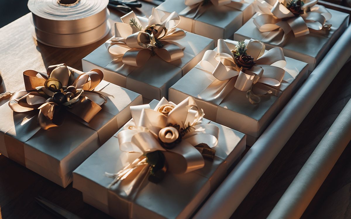 Dekorationsschleifen binden