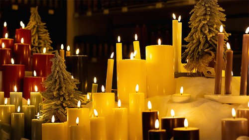 Dank ihrer Oberfläche erwecken die LED-Kerzen den authentischen Eindruck einer Wachskerze mit natürlicher Flamme.