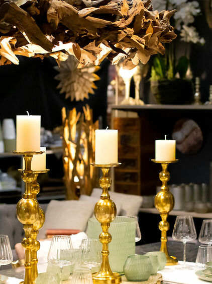 Auf unserer neu gestalteten Fläche finden Sie nicht nur Pflanzen, sondern auch Wohnräume, bei denen Wohnlichkeit und Wärme die Hauptrollen spielen.